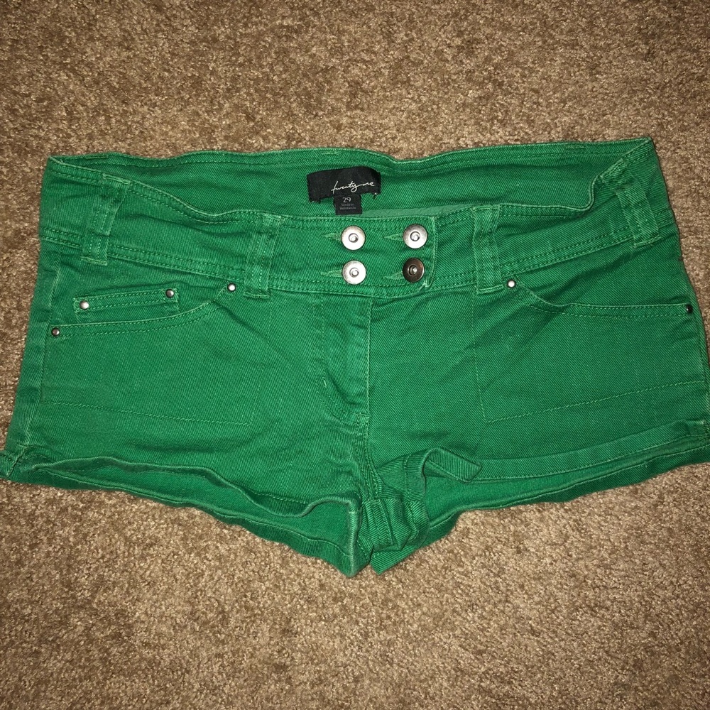 🌵 Green shorts